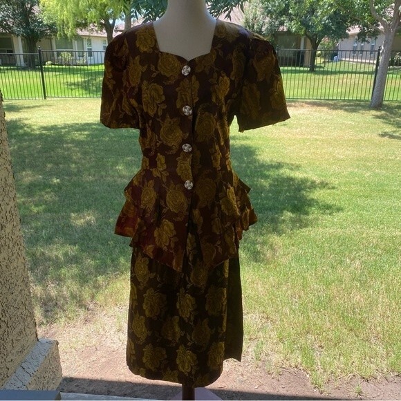 Vintage NONA Fashion USA Shimmer Gold Floral 2 Piece Jkt Ruffles Midi SZ M - Picture 2 of 10